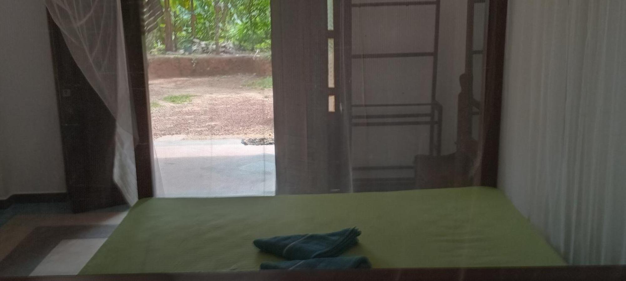 Paddy Field Villa Midigama Room photo